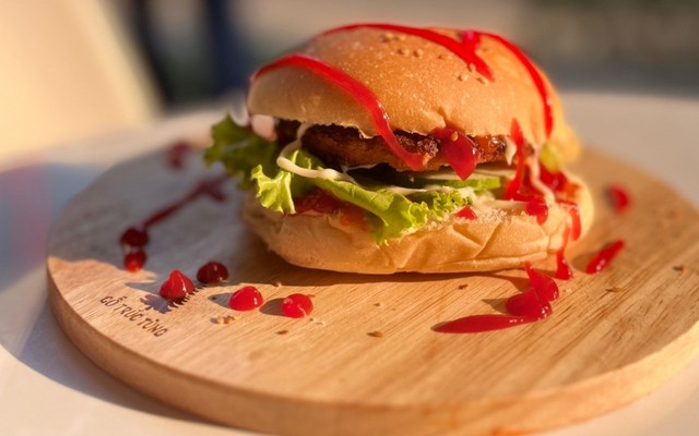 Hot Dog & Burger - 66 Nguyễn Thị Nhung