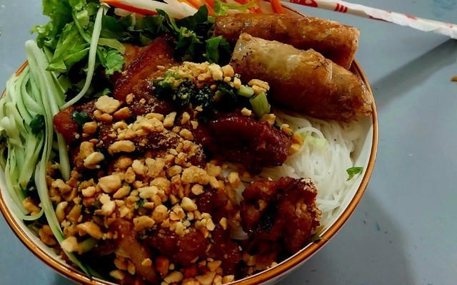 Bún Thịt Nướng & Cơm Gà Thủy Vân - Thích Quảng Đức
