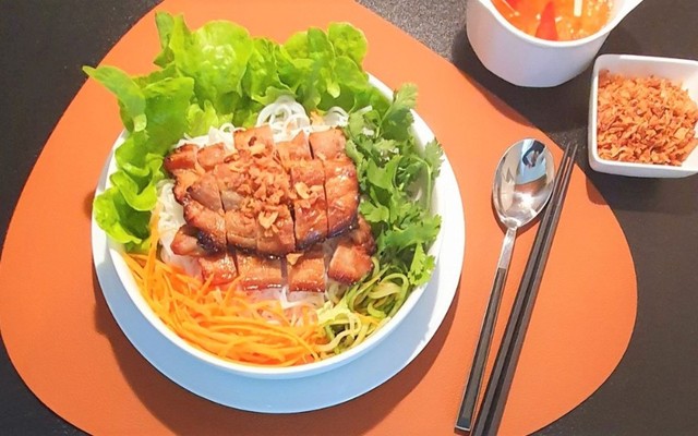 Quán Cô Nguyệt - Cơm Tấm Long Xuyên - Xóm Chiếu