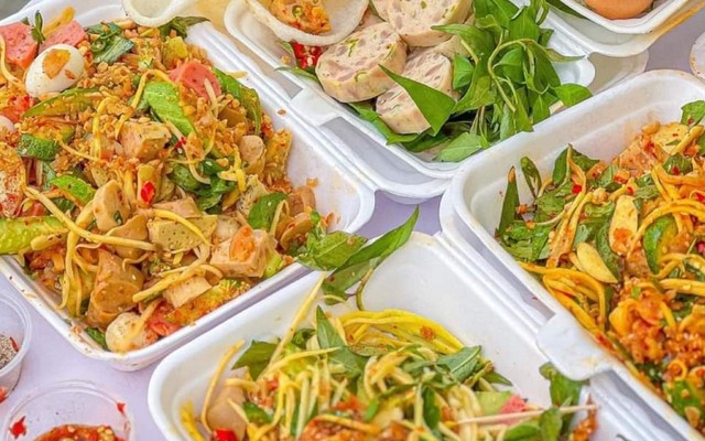 Tré Trộn & Gà Rán Cô Út Việt sing  - Đùi Gà, Cánh Gà & Khoai Lắc - Đường D19 KDC Việt Sing