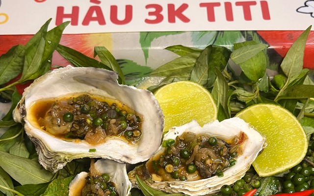 3K TiTi - CHÂN GÀ SỐT THÁI, HOTDOG & DONUT