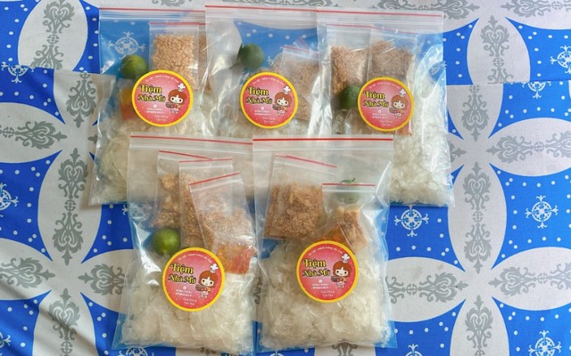 Tiệm Nhà Mỡ - Bánh Tráng Trộn - Đường Số 17