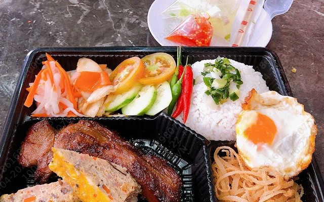 Cơm Tấm Ngon - Sườn, Bì & Ba Rọi - 125 Hà Phước