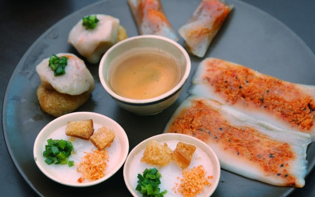 Bún Bò Huế - Đèn Dầu