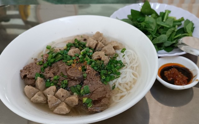 Tứ Bảo Quán - Hủ Tiếu, Bò Kho & Bún Mọc - Huỳnh Văn Bánh