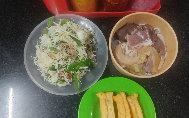 Tùng Bún Bò Huế & Bánh Canh Đắk Lắk - Quán Ăn - 82 Phố Nhổn