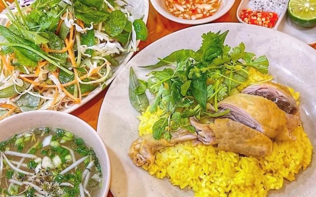 Gà Ta Tam Kỳ - Cơm, Cháo & Gỏi Gà - Nguyễn Cửu Phú