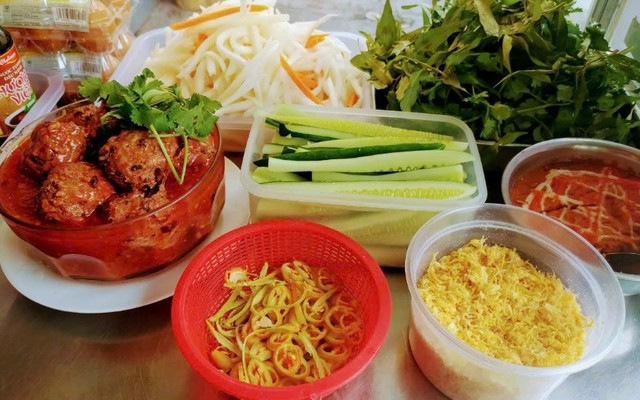 Trà Bí Đao Kệ - Trà Sâm Bí Đao & Bánh Mì Chả Cá Nóng - Ngô Tất Tố