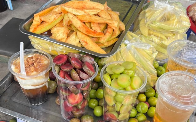 Quán Cô Sáu - Hoa Quả, Trà Đào & Tào Phớ - Nguyễn Viết Xuân