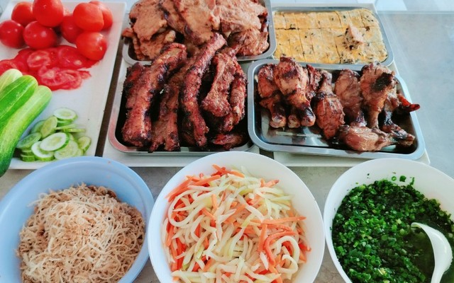 CƠM TẤM THANH TÙNG - Cơm Tấm Sườn Cọng Nướng - Phan Chu Trinh