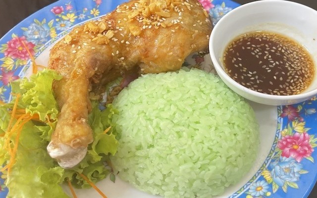 Quán Cô Dung - Cơm Gà, Phá Lấu & Bánh Tráng Trộn - Đường Số 2
