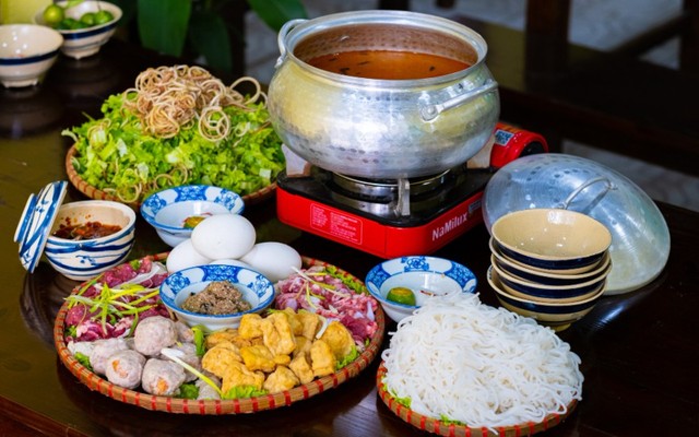 Cô Hương Béo - Bún Riêu Tóp Mỡ & Lẩu Riêu Cua Mọc Giòn Tươi - Trần Quý Kiên