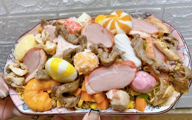 A Subag 수박 - Mỳ Indo Sốt Trứng Muối - Hot Dog Tam Giác