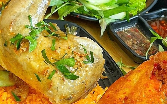 Cơm Gà Anh Ba Báo