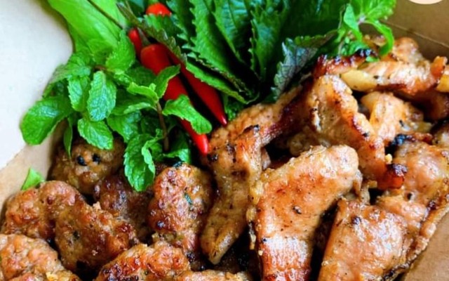 Bún Chả Hà Nội Xưa - Bún Chả Que Tre - Cầu Cốc