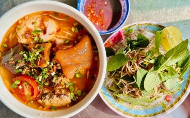 Bún Riêu & Canh Bún Cua Đồng Út Ngoan - Mã Lò