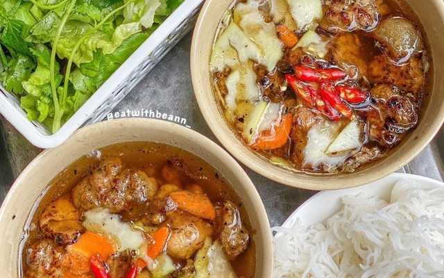 Phi Trường - Đệ Nhất Bún Chả - Ao Sen