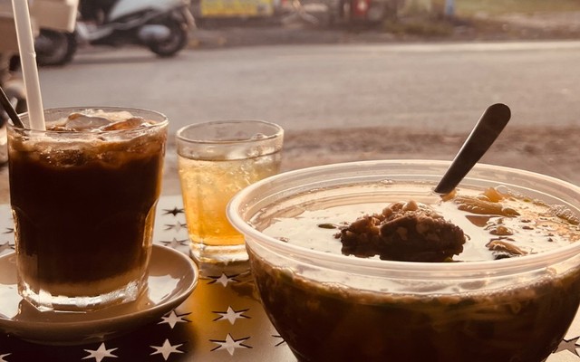 Cơm Gà Thanh Hằng - Cơm Gà, Cà Phê & Nước Ép