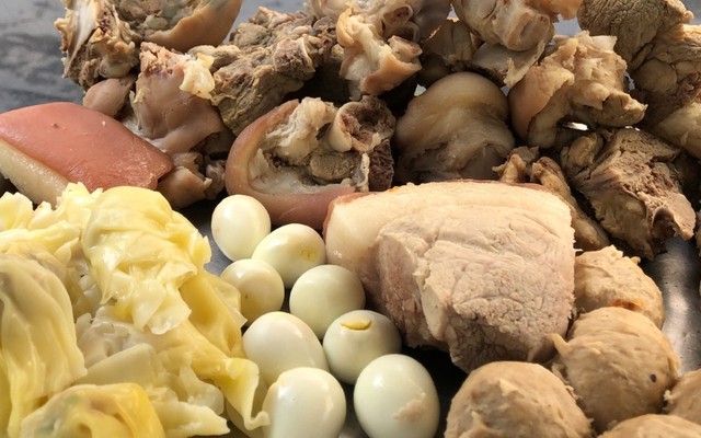 HỦ TIẾU HẺM 212 - Hủ Tiếu, Bánh Canh & Mì Hoành Thánh - 212 Nguyễn Oanh