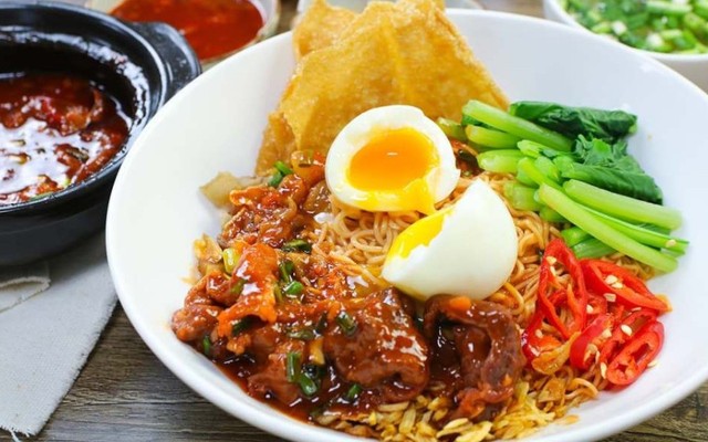 Robin - Mì Trộn Sườn - Chợ Căn Cứ