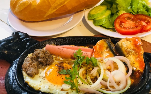 Cơm Gà & Bò Né 68