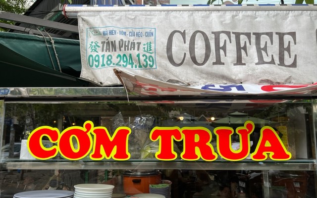 Cơm Trưa Phố Xưa - Đường Số 81