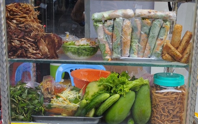 Cô Ba Cà Mau - Cơm Văn Phòng, Cơm Trộn & Ăn Vặt - Dương Bá Trạc