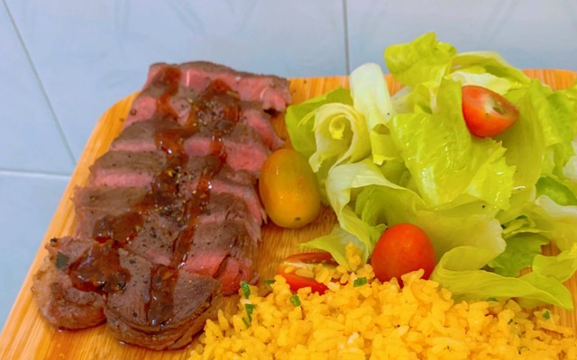 Cơm Nhà Âu Việt - Cơm & Mì Trộn Salad - 219/28 Ngô Tất Tố