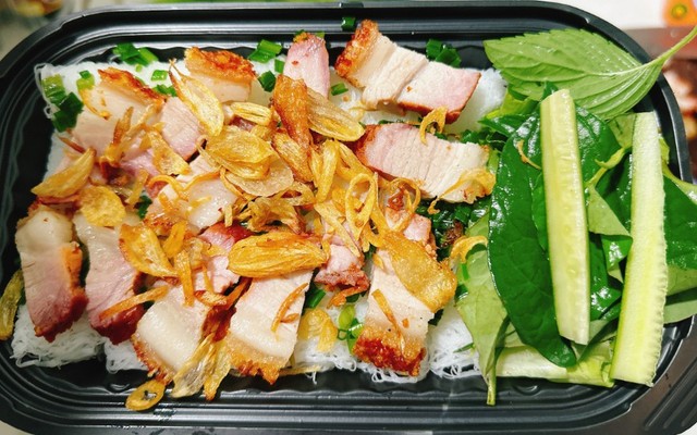 Bánh Hỏi Heo Quay & Bánh Mì - Heo Quay Rita