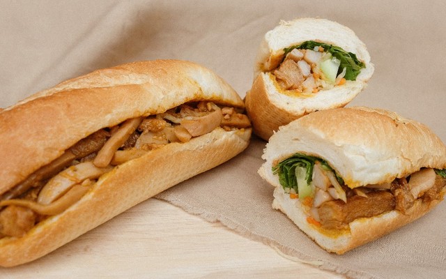Tự Châu Veggie - Bánh Mì Sốt Nấm Chay - Nguyễn Biểu