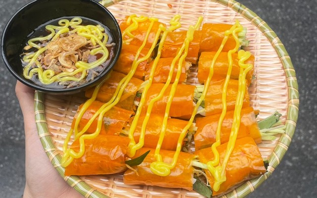 Tiệm Ăn Vặt Tụi Mình - Bánh Mì Muối Ớt & Bánh Tráng Trộn - Ngô Gia Tự