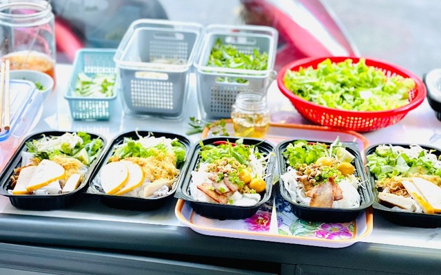 Khanh - Bánh Cuốn Nóng & Mì Quảng Trộn - Lỗ Giáng 5