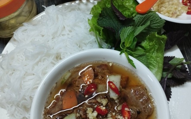Bún Chả Kiều Hà - Bún Chả & Bún Trộn - Triều Khúc