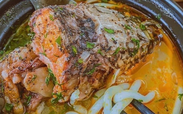 Bánh Canh Cá Lóc Nồi Đất - Thức Ăn - Trần Hữu Duyệt