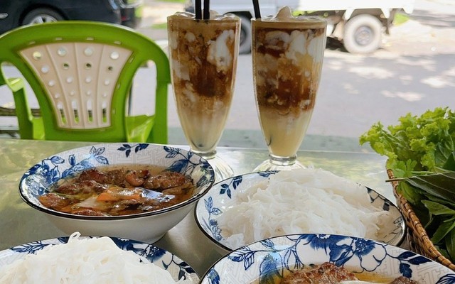 Bún Chả, Lẩu Gà & Cà Phê Tú Như - Đường Số 16