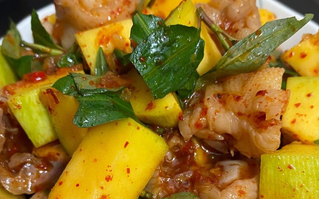 Ăn Vặt Leo Food - Chân Gà Sốt Thái, Chân Gà Sả Tắc & Tré Trộn