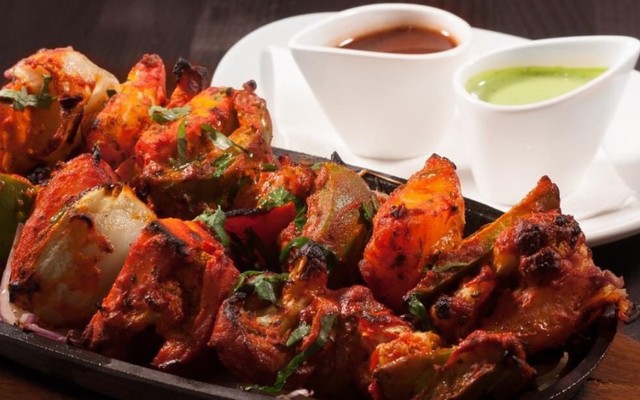 Shree Ganesha Indian Restaurant - Chicken Tikka Masala - 96 Bùi Thị Xuân