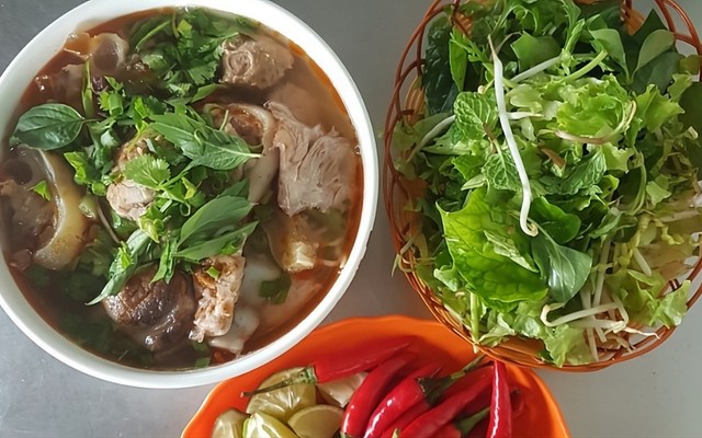Bún Bò & Mỳ Quảng Dung