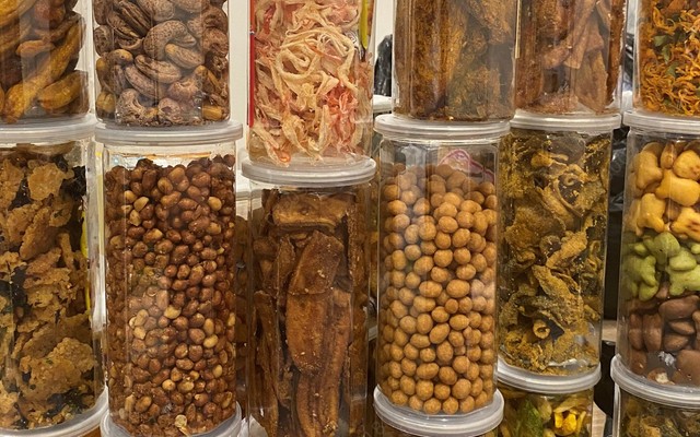 Ăn Vặt - A Chảy