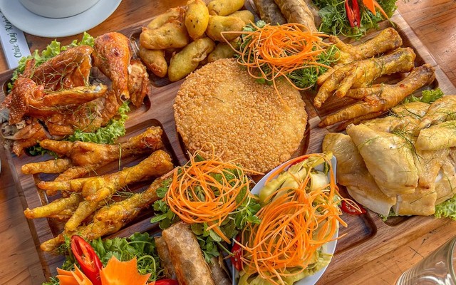 Thế Giới - Gà - Văn Quán