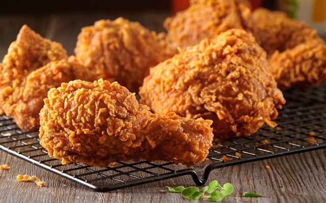 GÀ Và TOK - Gà Rán, Tokbokki & Mỳ Cay