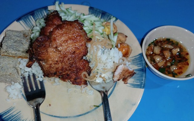 Cơm Tấm & Gà Rán Hưng Thịnh Phát - Đường D4