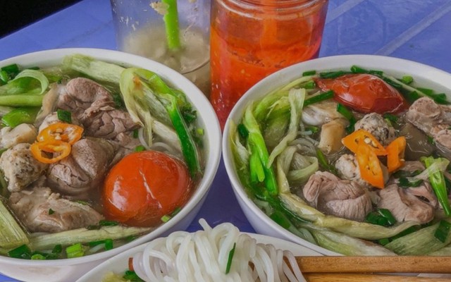 Mầu Thị - Bún Dọc Mùng - Tôn Đức Thắng