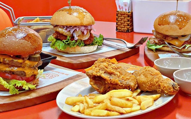 Trang Burger - Hamburger, Gà Giòn & Mỳ Ý - Trương Công Định