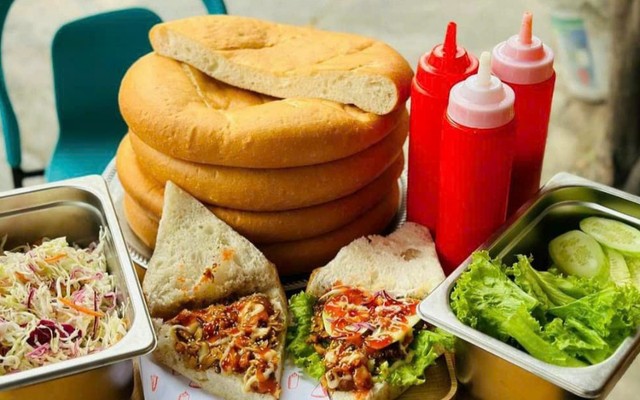 Bánh Mì C3 - Bánh Mì Tam Giác - Hoàng Nghĩa Lương