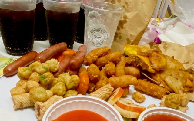 Tiệm Ăn Vặt Nhà Bún - Xuân Đỗ