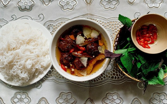 Bún Cô Sáu - Bún Chả Mỡ, Bún Cá & Bún Đậu Mẹt - Bạch Thái Bưởi