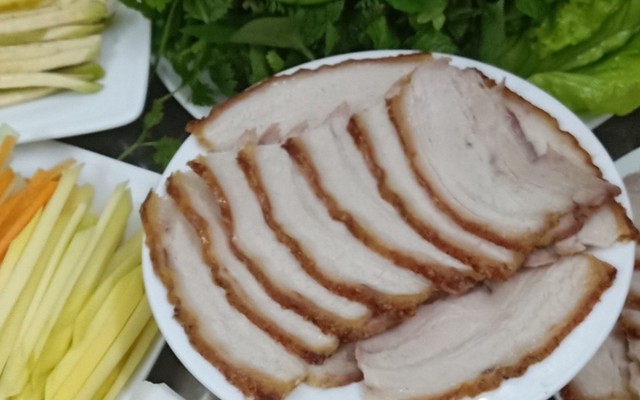 Hà Trần - Bánh Tráng Cuốn Thịt Heo - Mễ Trì 