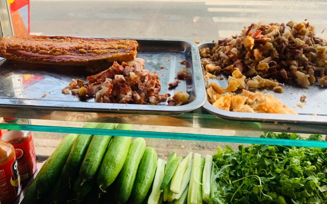 Bánh Mì Bánh Hỏi - Heo Quay - Nguyễn Tất Thành