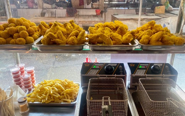 Gà Rán Cô Hương - Gà Rán, Bánh Gà & Tokbokki - 20 Chợ Cầu Kim